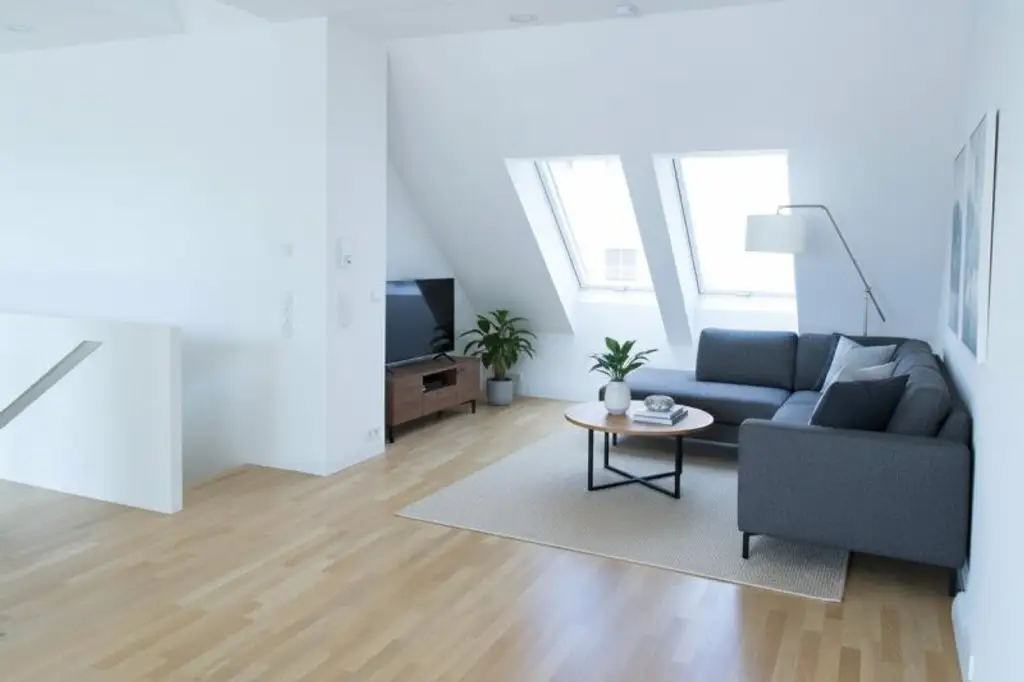 Elegante DG-Maisonette mit Terrasse und Blick in den Garten des Palais Schönburg