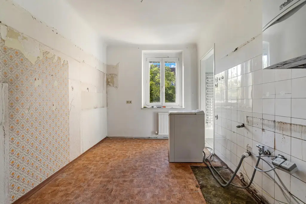 "Zentrale Floridsdorfer Lage – 3-Zimmer-Sanierungsobjekt mit Aufzug"