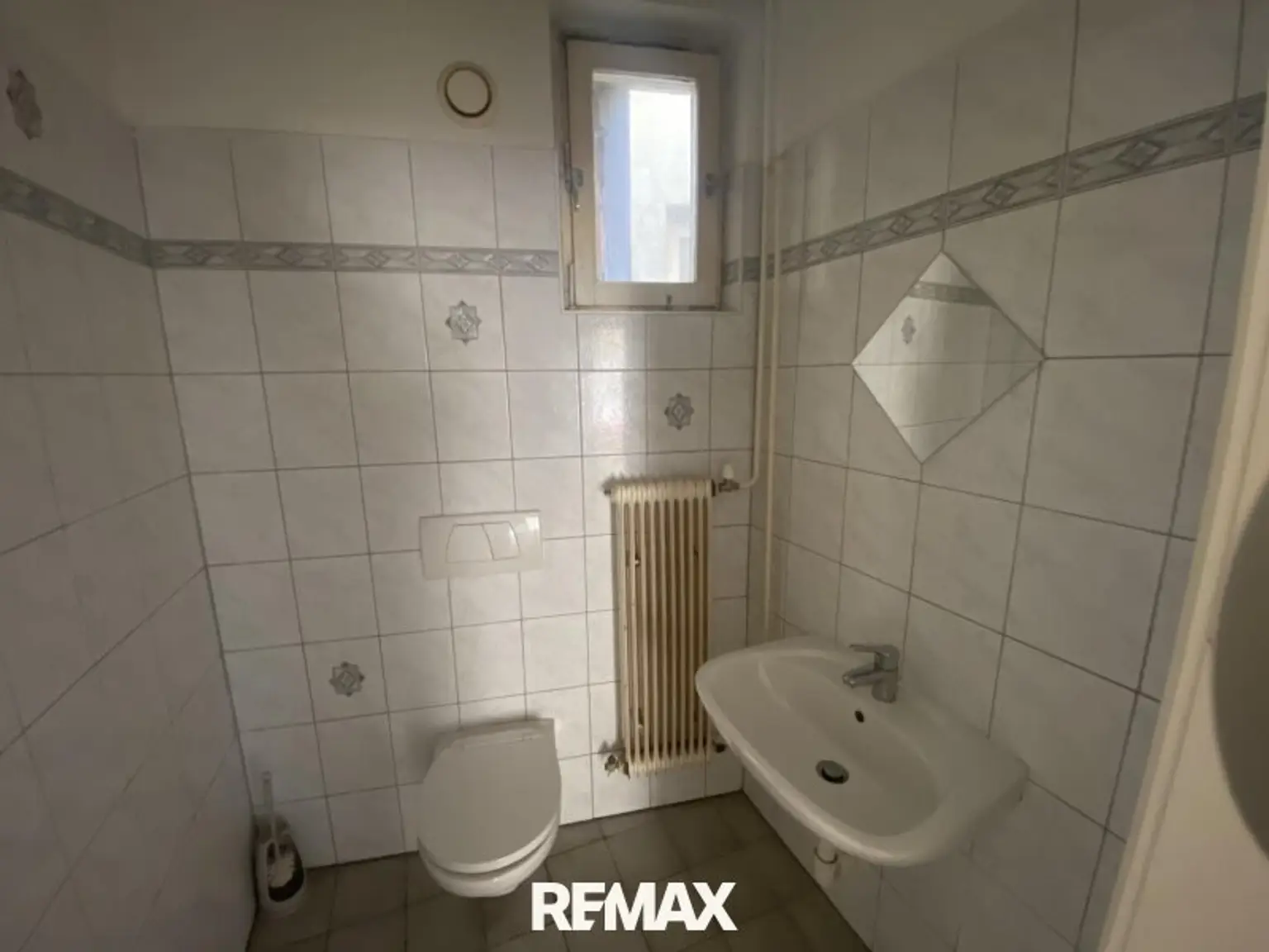 12 WC