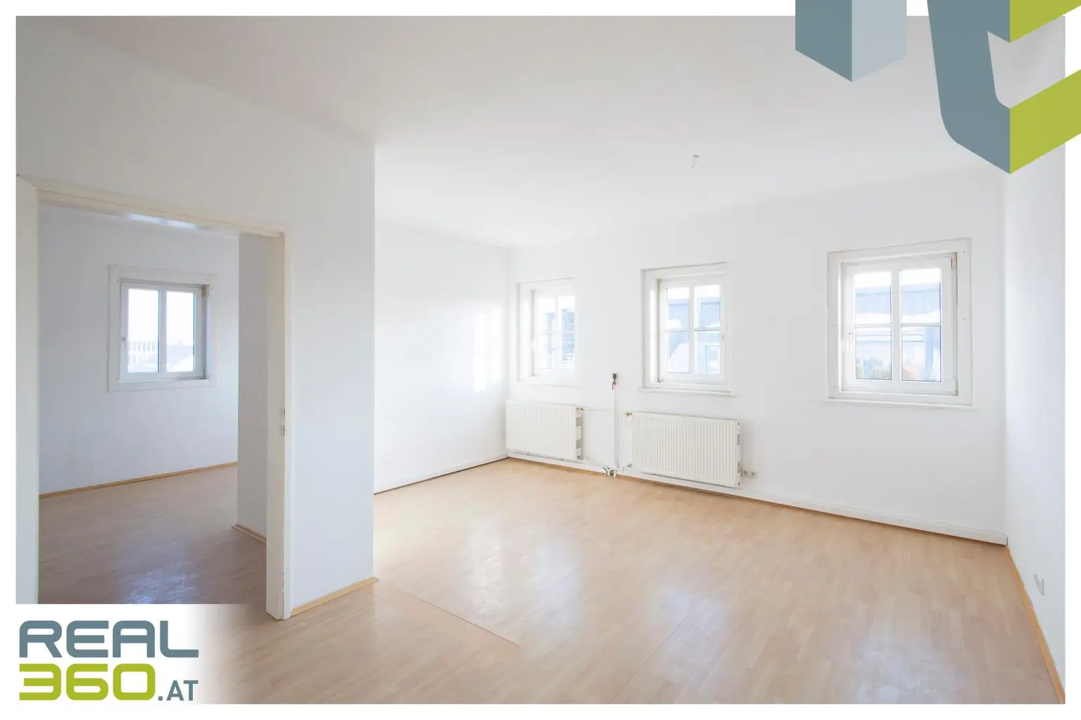 Wohn- und Esszimmer inkl. Küche (vor Sanierung)