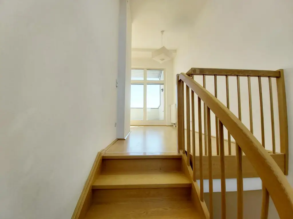 Moderne Maisonette mit 3 Zimmern und Dachterrasse nächst Enkplatz!