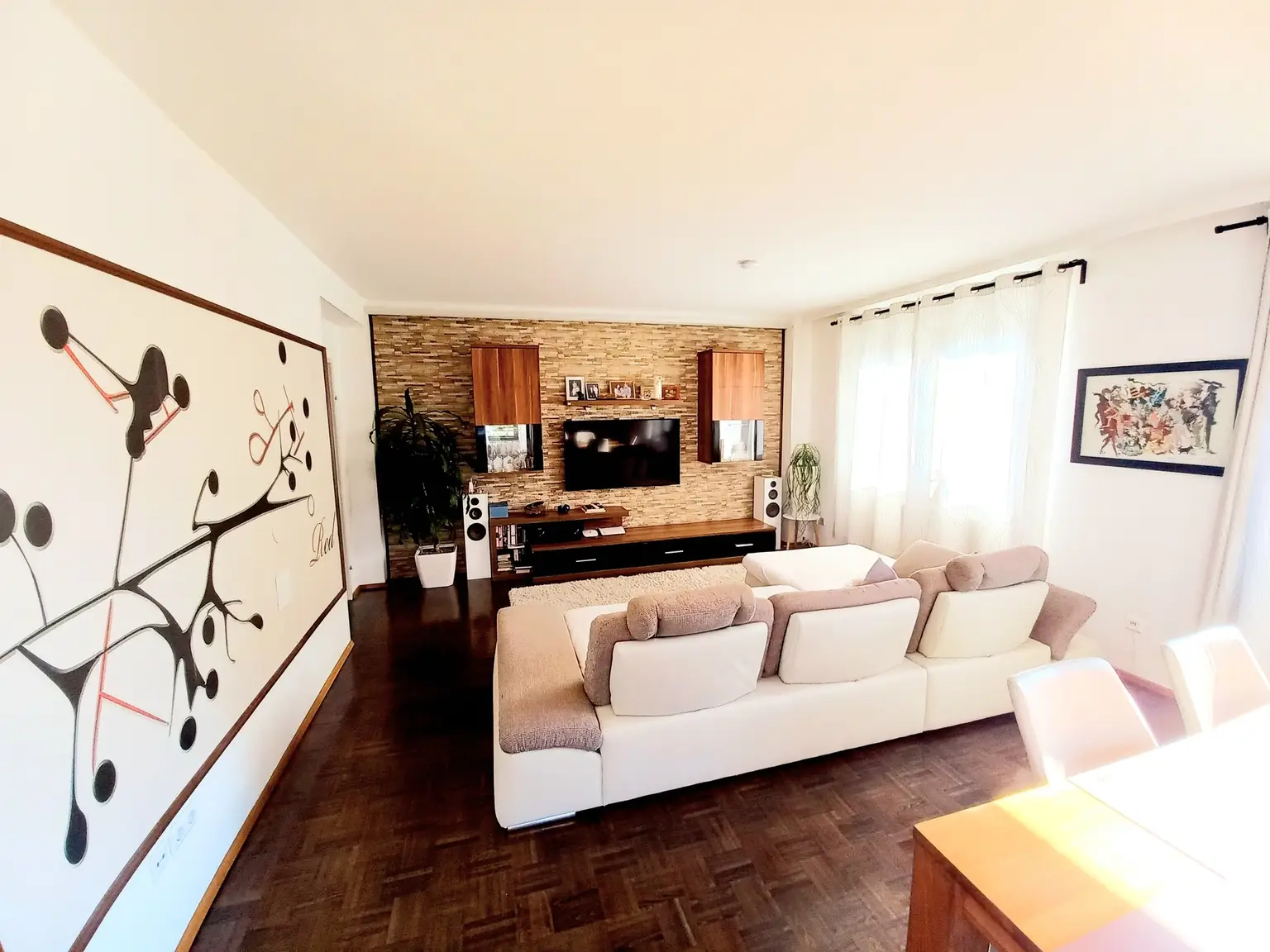 Sonnige 5 Zimmer-Wohnung mit Anningerblick