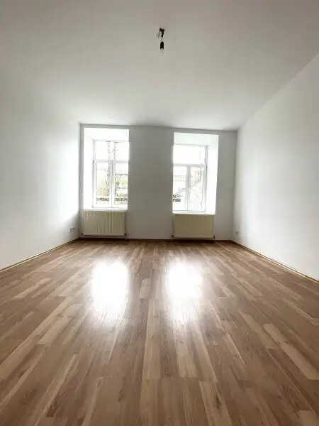 Altbaucharme- neu sanierte - 2 Zimmer Wohnung - Kleingasse