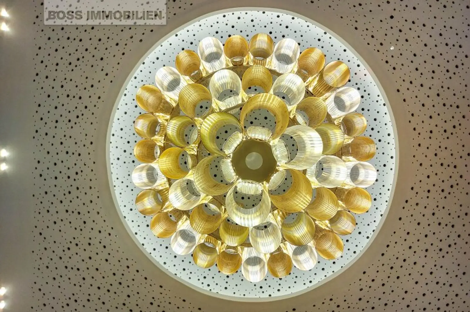 17 Detail-Kronleuchter