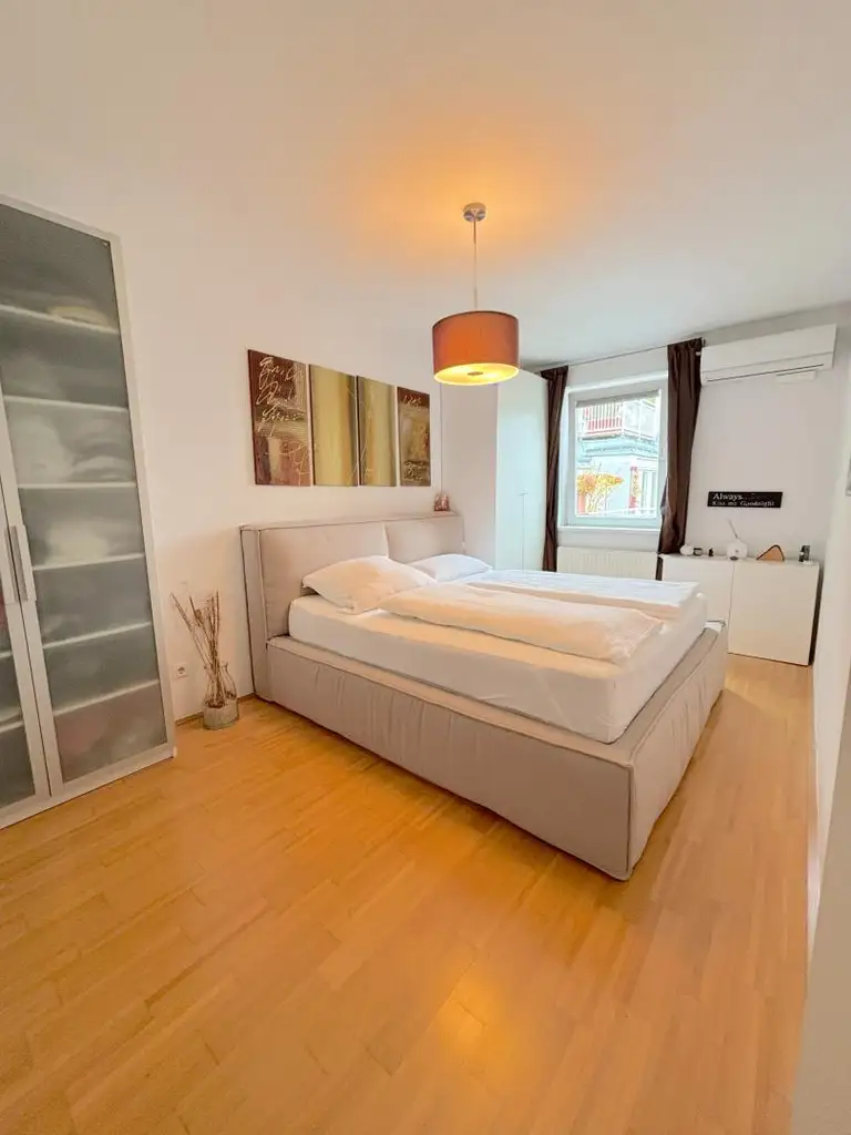 Gut geschnittene Dachgeschoßwohnung in beliebter Wiener Lage