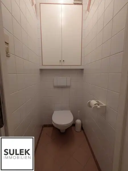 Breitenfurterstraße 222: perfekt aufgeteilte Wohnung im 3. Stock OHNE Lift (mit Balkon und Weitblick)