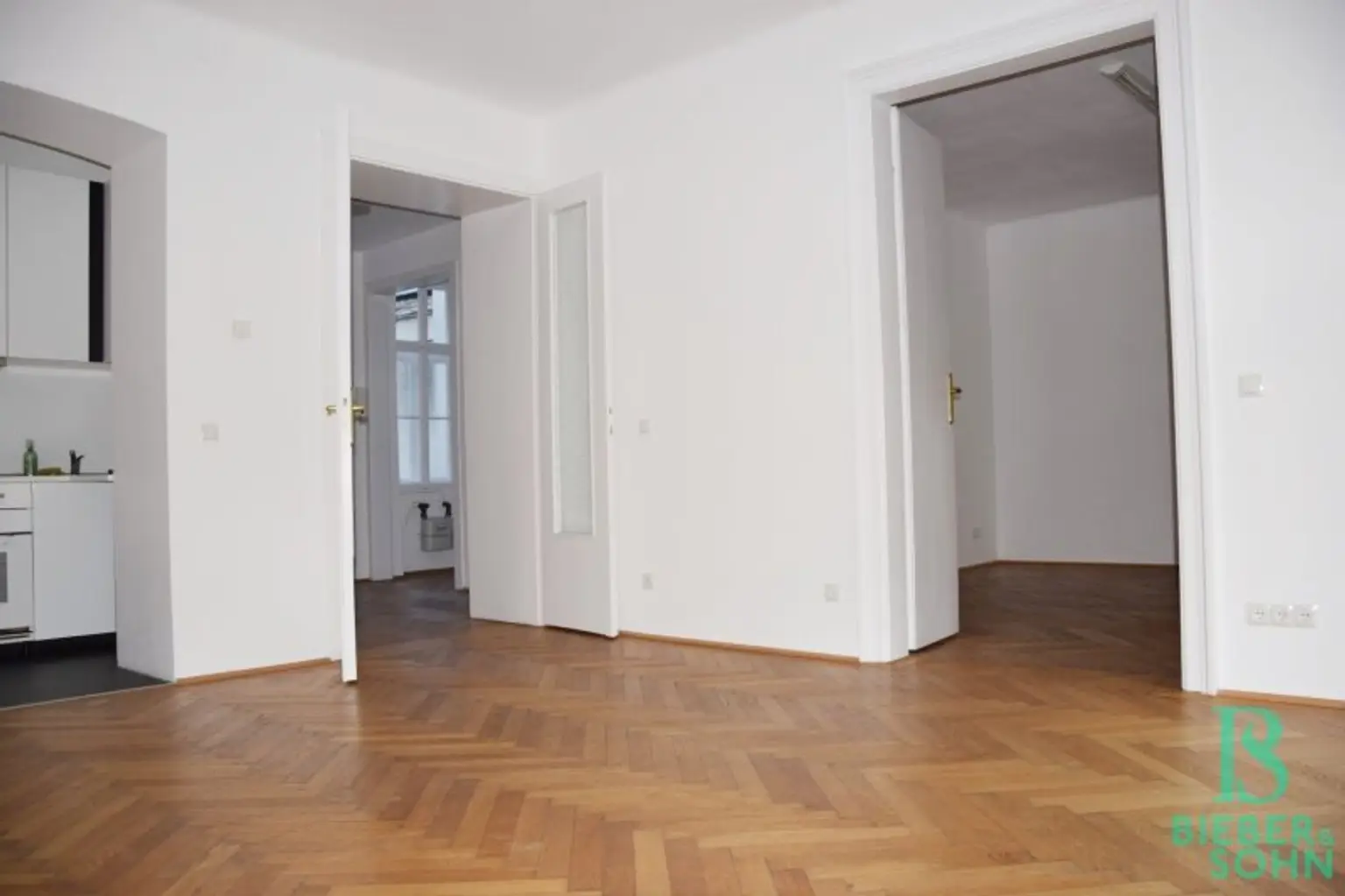 Blick Vorraum/Raum 2