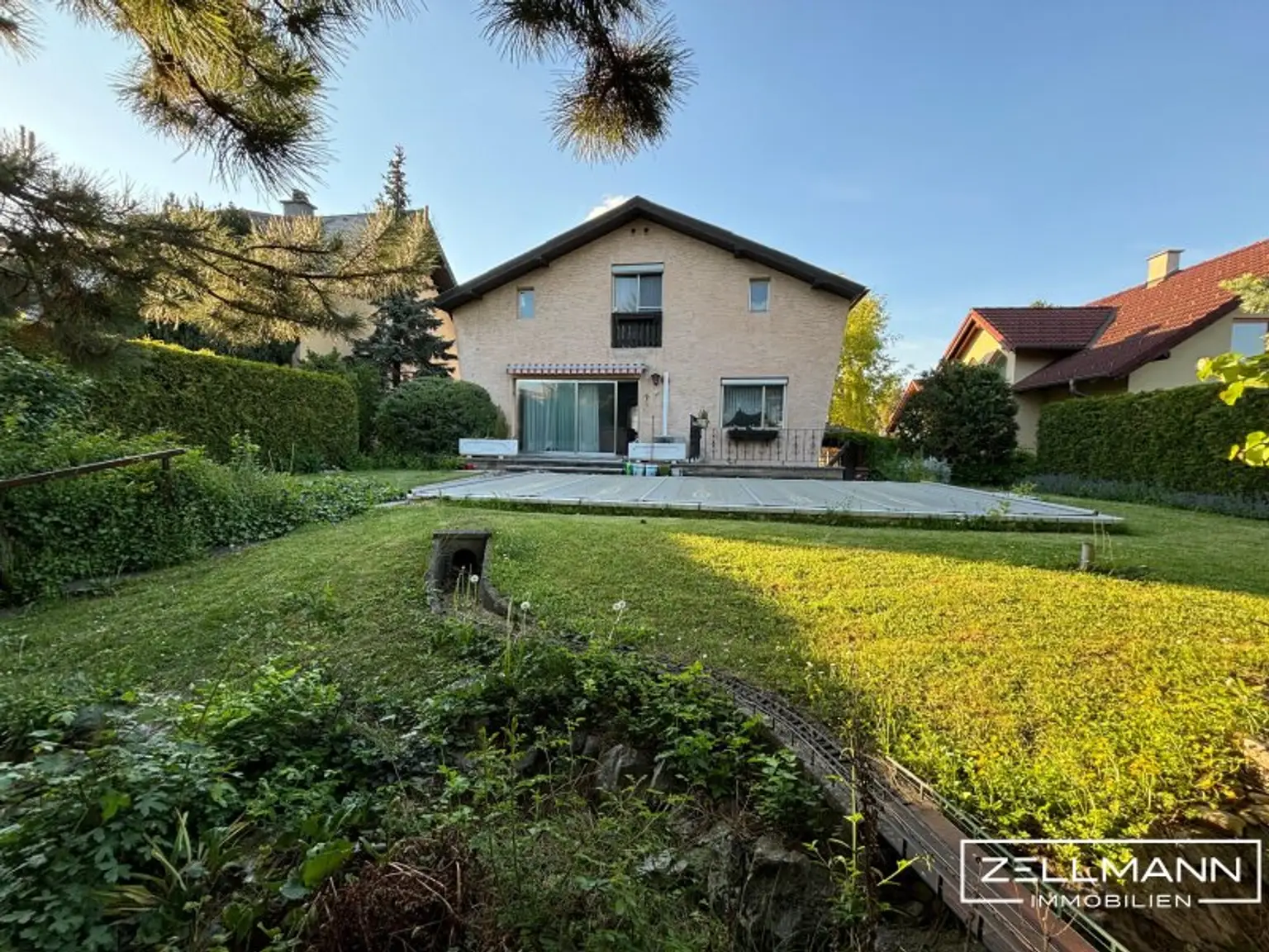 Ihr neues Zuhause in Perchtoldsdorf – Einfamilienhaus mit Gartenidylle & Pool | ZELLMANN IMMOBILIEN