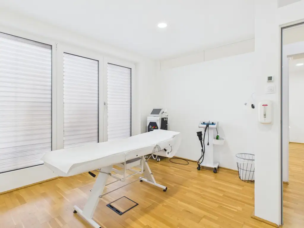 Lichtdurchflutete, luxuriöse Wohnung im Zentrum von Bruck/Leitha