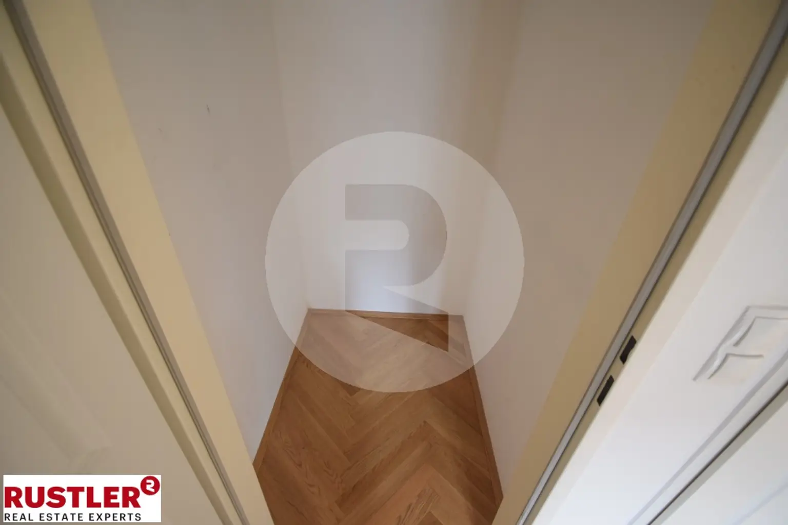 Traumwohnung nähe Naschmarkt / Ruhelage / Saniert