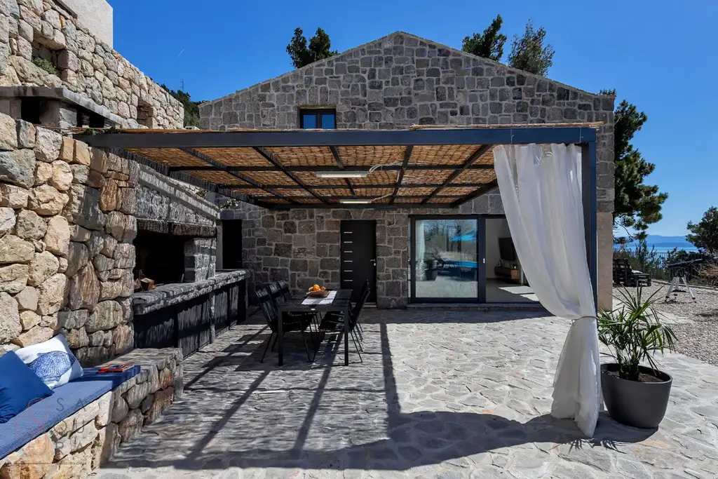 Stone Mansion Makarska – Mediterrane Eleganz mit Investitionspotenzial