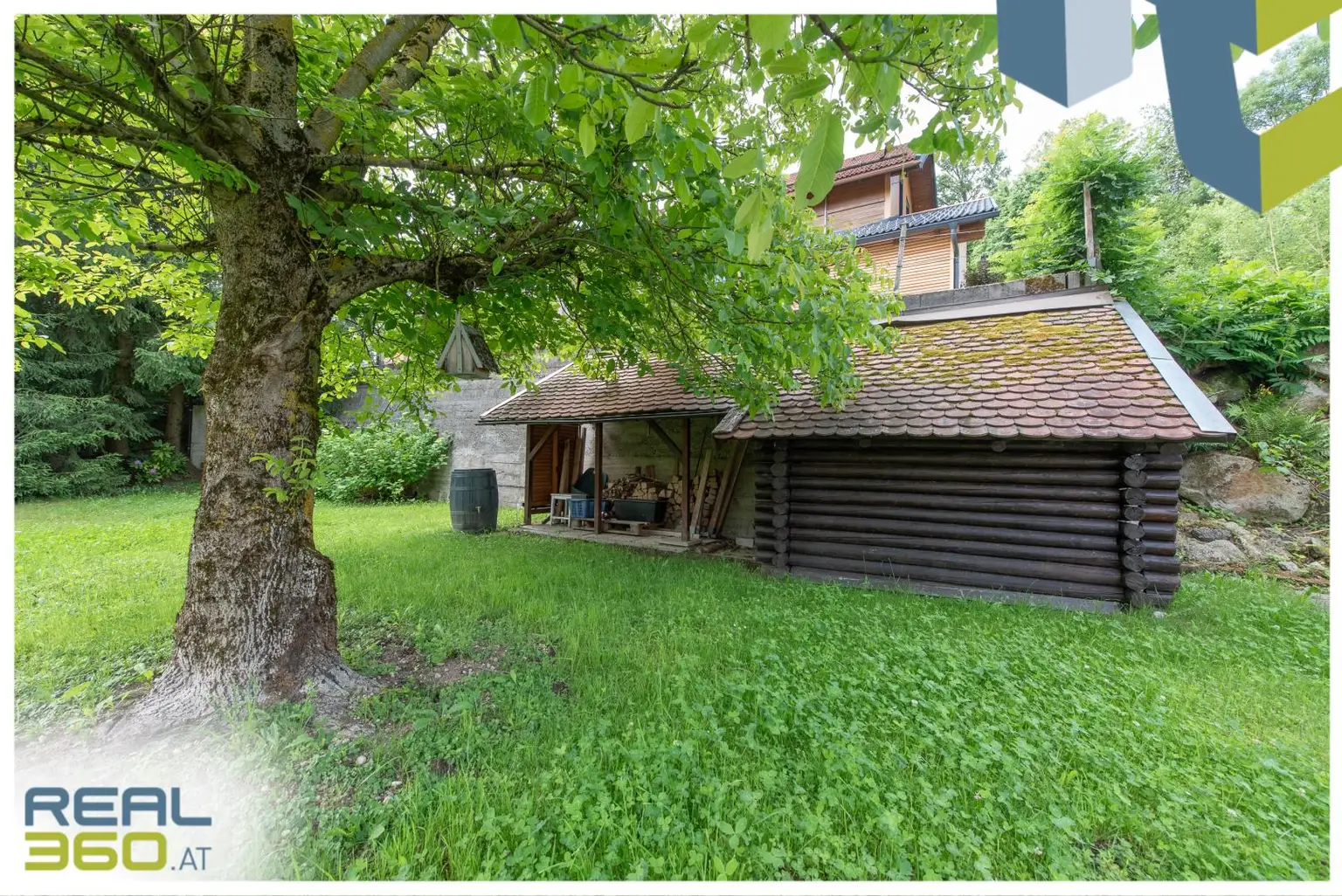 Holzhütte im Garten