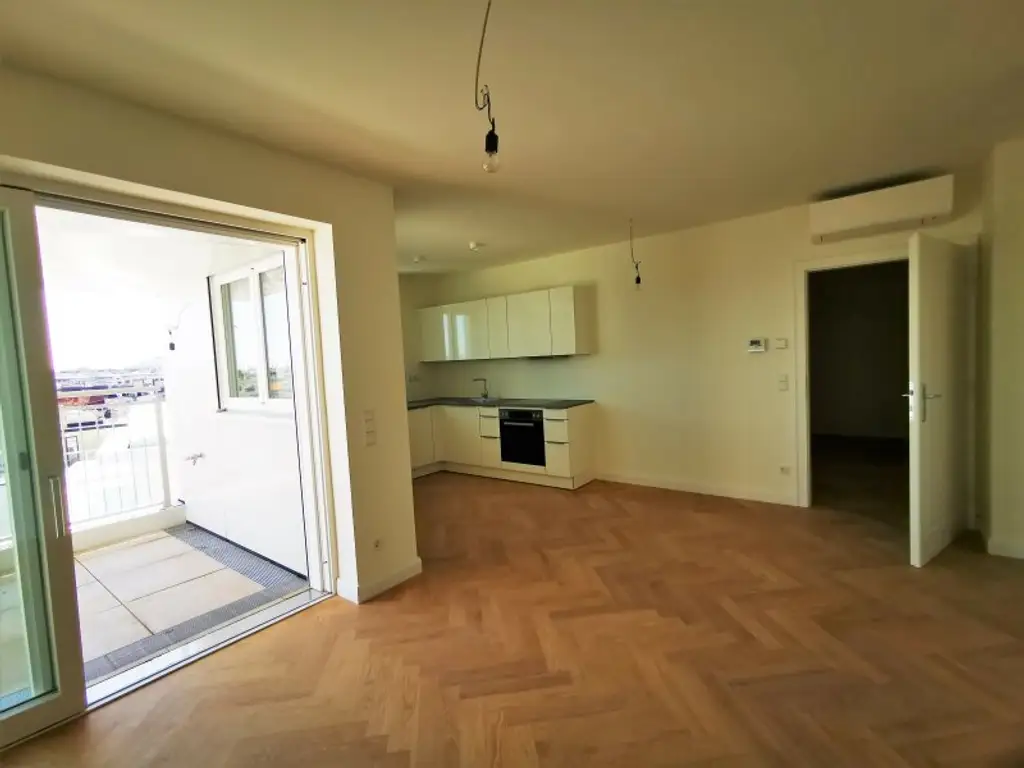 URANIA: 3 Zimmer mit hofseitiger Terrasse in Ruhelage: Luxus pur in Citynähe