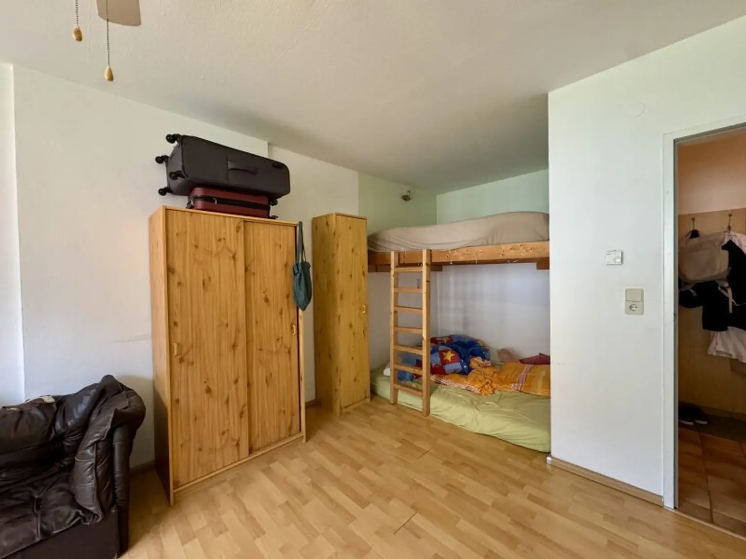 Hübsche Starterwohnung mit Balkon und Autoabstellplatz in perfekter Lage!