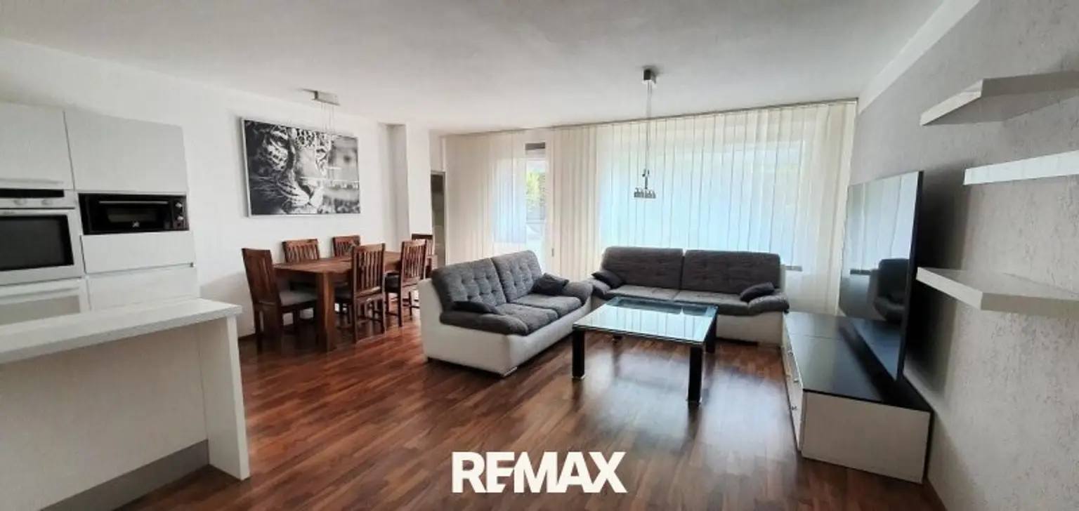 2 Wohnzimmer ETW 1220