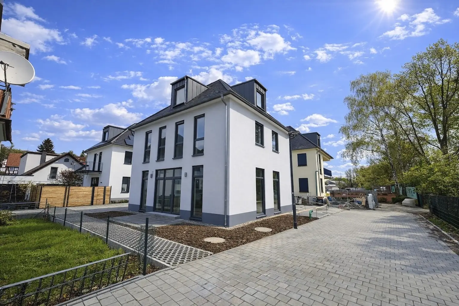 METZ IMMOBILIEN - Modernes freistehendes Einfamilienhaus, Erstbezug!