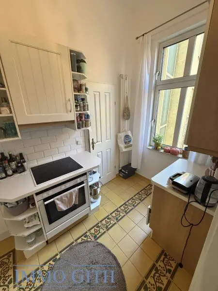 HELL, GEMÜTLICH & GUT VERMIETET – GEPFLEGTE 2-ZIMMER-WOHNUNG MIT BALKON IN SIMMERING ZU KAUFEN!