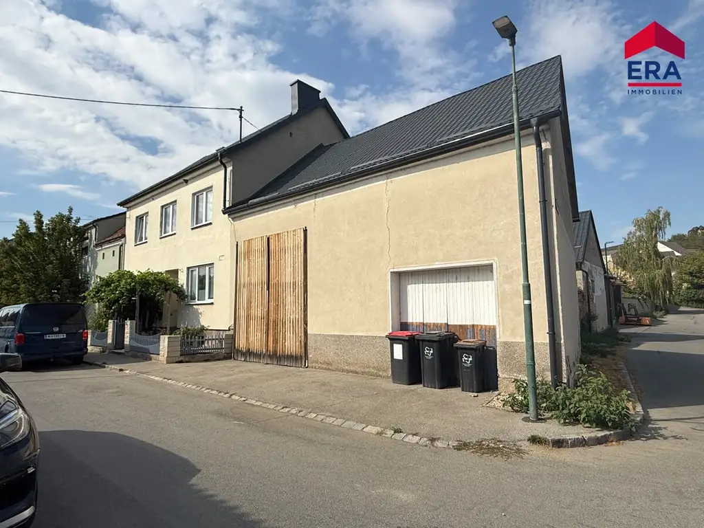 NEU: Viel Platz für Familie, Hobby und Werkstatt – Einfamilienhaus mit 4 Garagen und neuem Dach