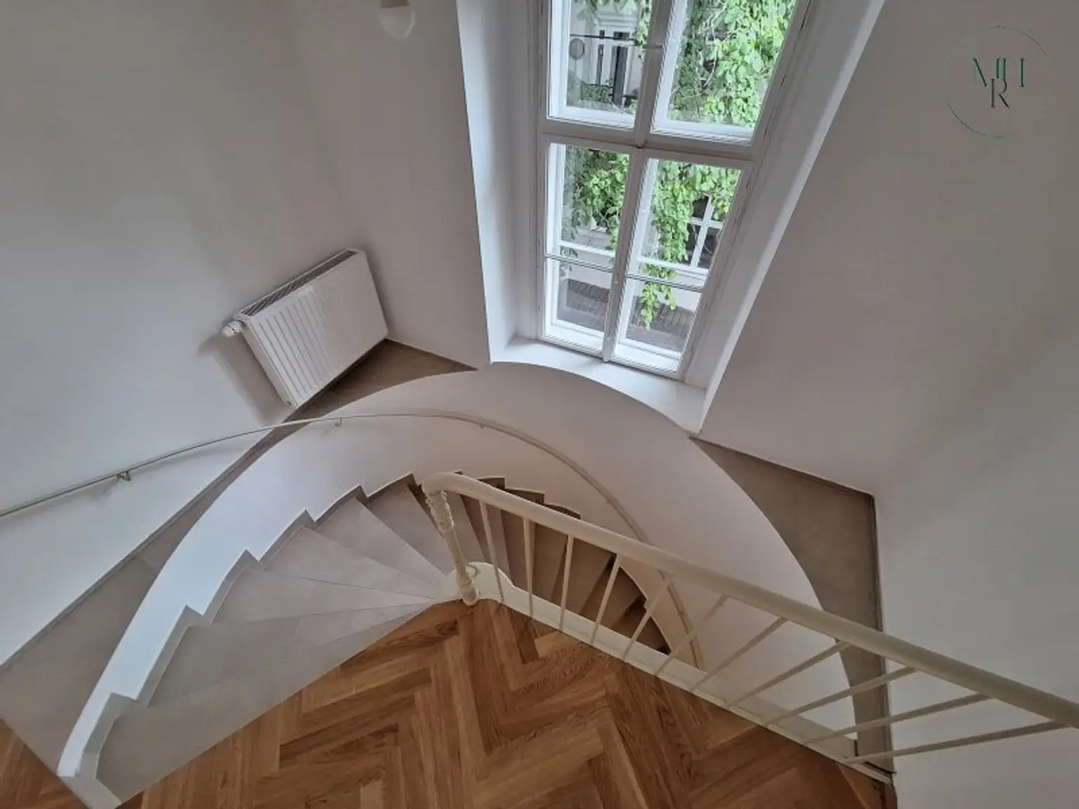 Exklusiv Wohnen in Toplage Währings - hochwertig sanierte Penthousemaisonette mit Grünblick und Garten