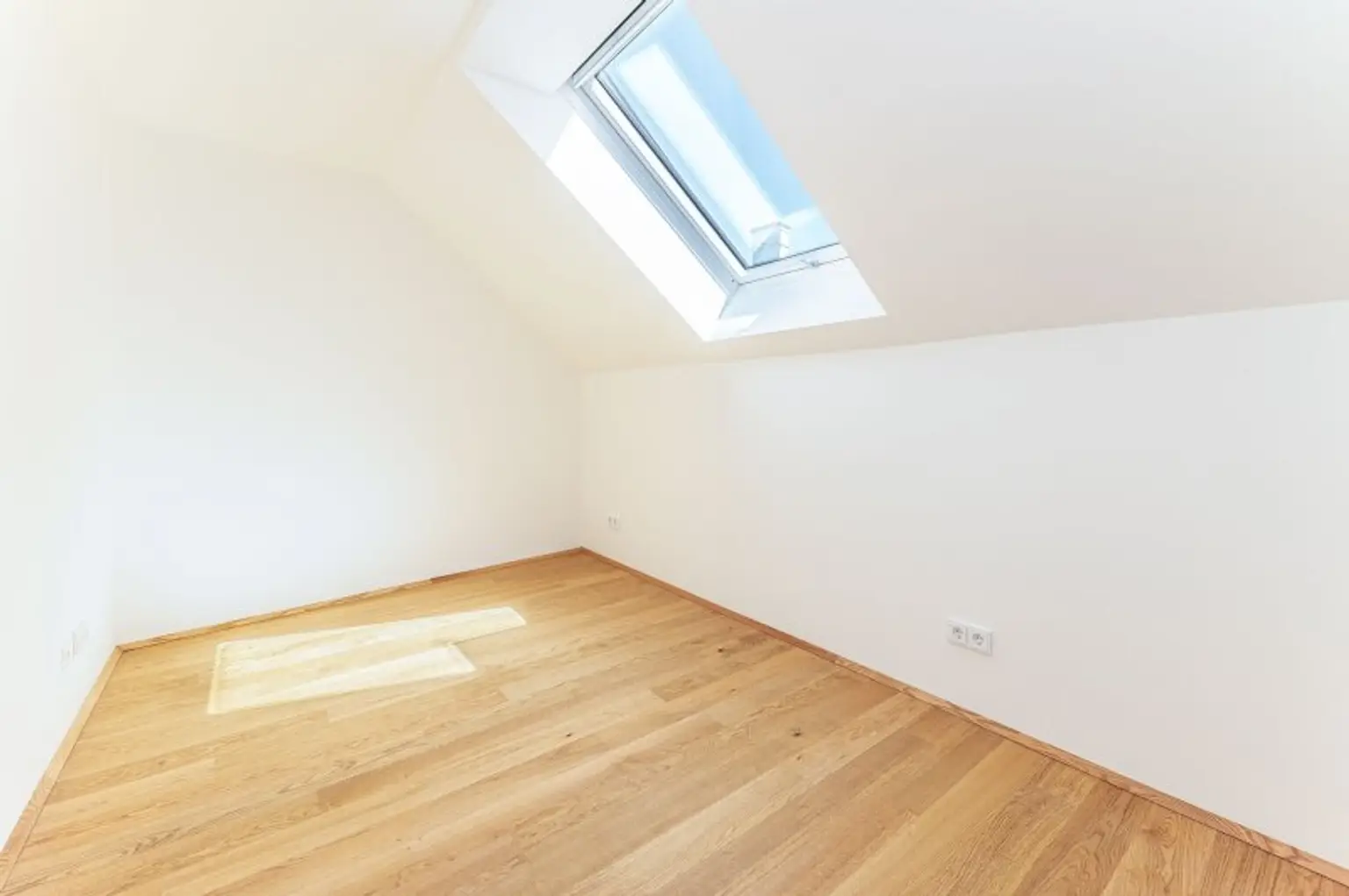 Nahe U3 Rochusgasse! 2-Zimmer-Maisonette mit exklusiver Dachterrasse zu vermieten!