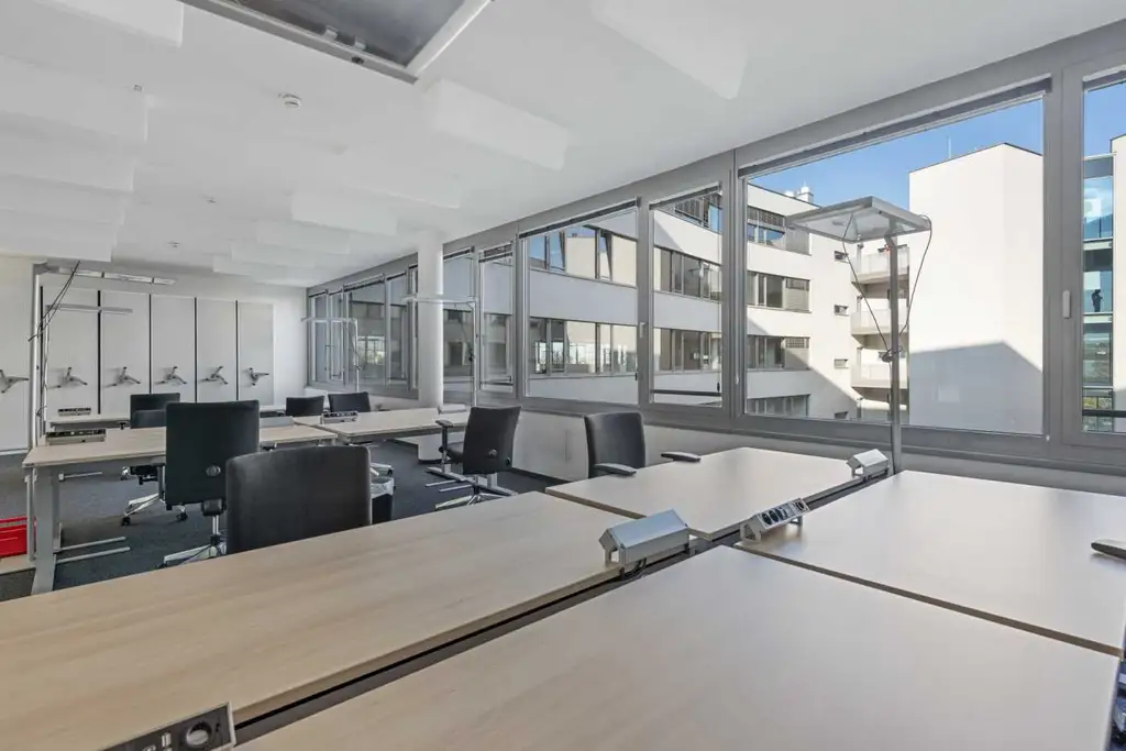 Top moderne & voll Ausgestattete Büroflächen in der Siemensstraße zu mieten!