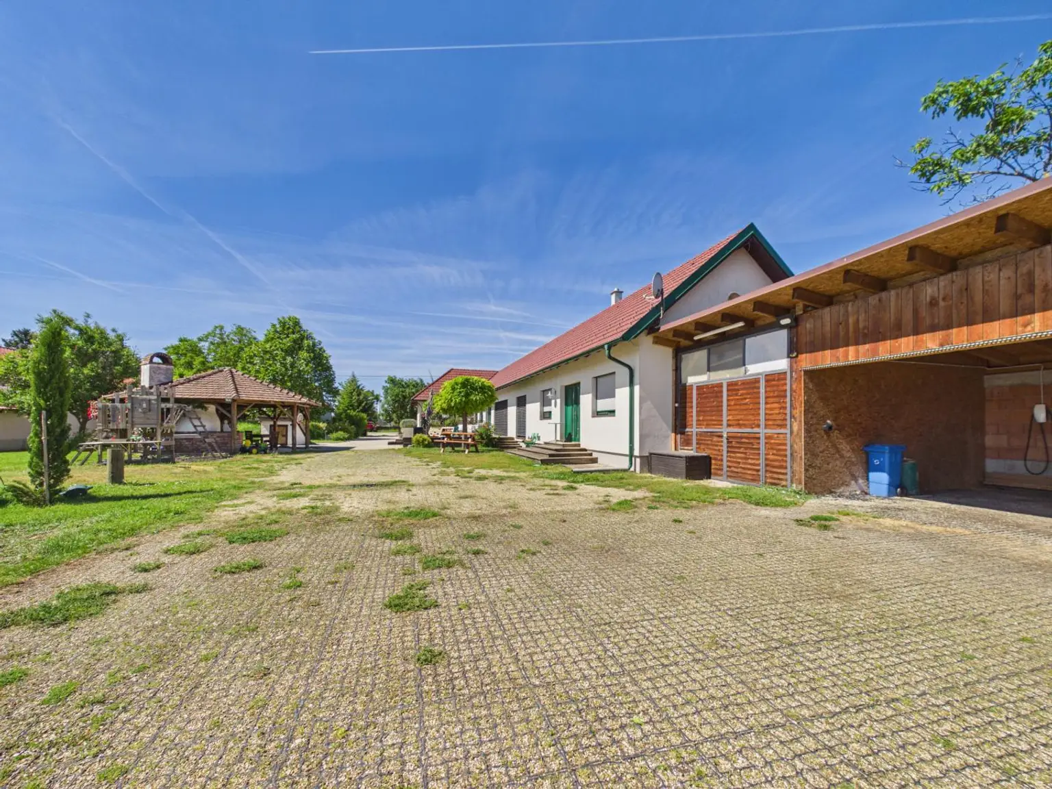 Haus vom Garten aus