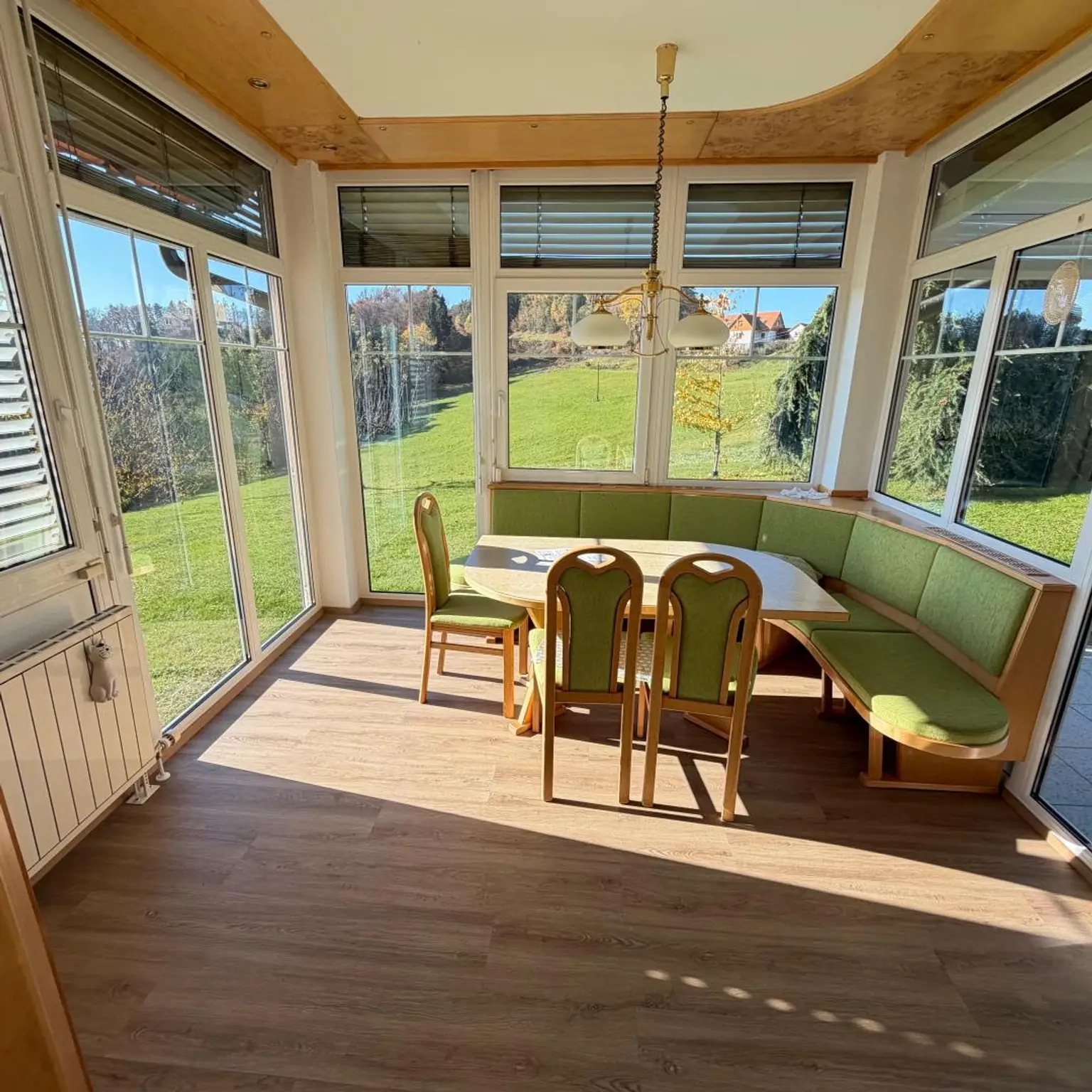 Wohnen in Aussichtslage mitten in der Natur auf  8 Ha. Grund, ehemalige Hofstelle!