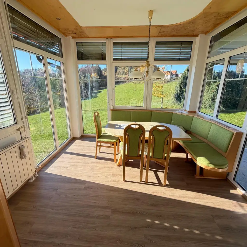 Wohnen in Aussichtslage mitten in der Natur auf  8 Ha. Grund, ehemalige Hofstelle!