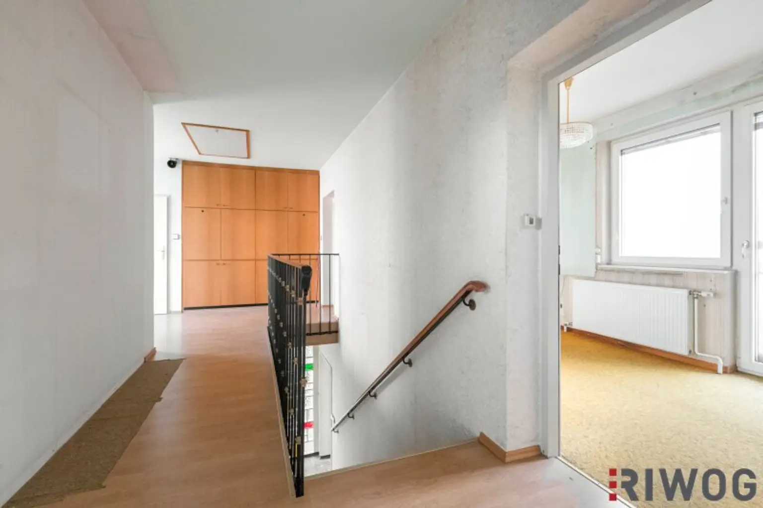 EIN- ODER ZWEIFAMILIENHAUS, gute Substanz, Modernisierungsbedarf