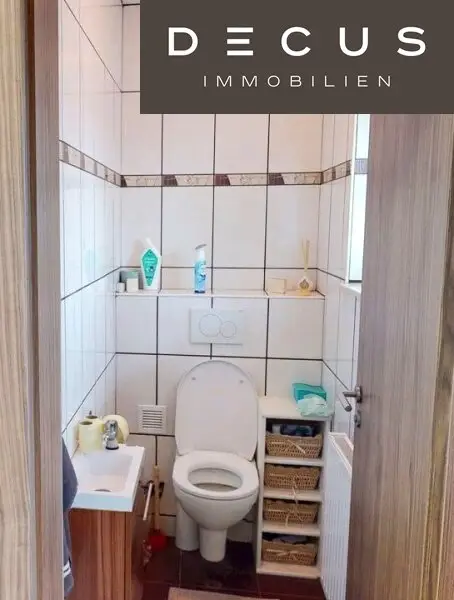 TRAUMHAFTES EINFAMILIENHAUS MIT MIT WOHNKÜCHE, 4 SCHLAFZIMMERN UND GROSSEM GARTEN