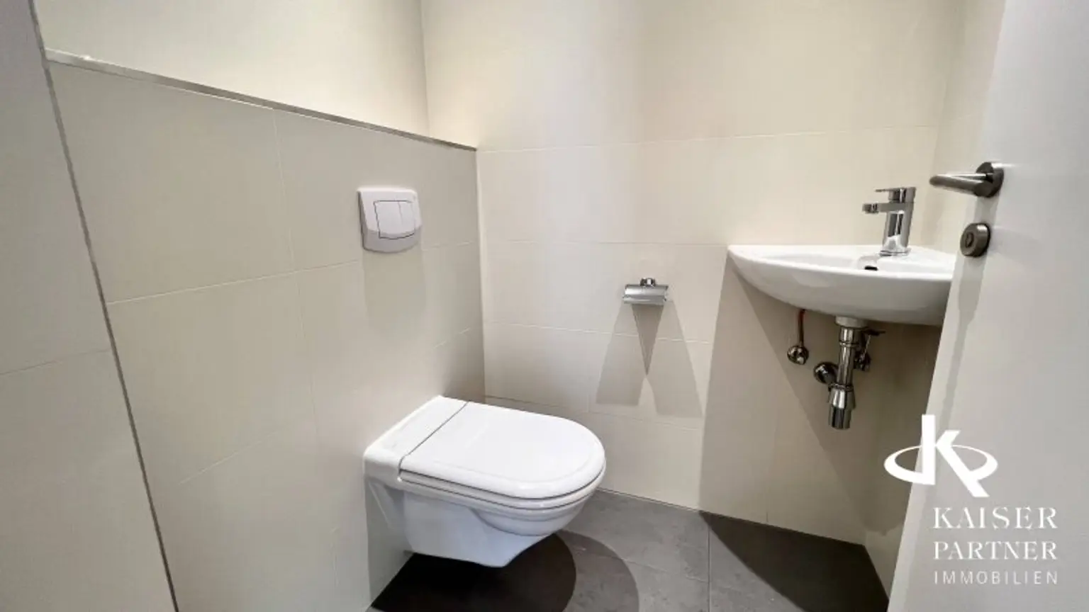 Kaasgraben, moderne 4-Zimmer-Wohnung mit 2 Balkonen, perfekte Raumaufteilung!