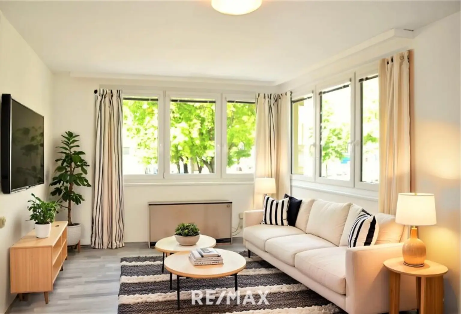 Wohnzimmer (virtuell eingerichtet)