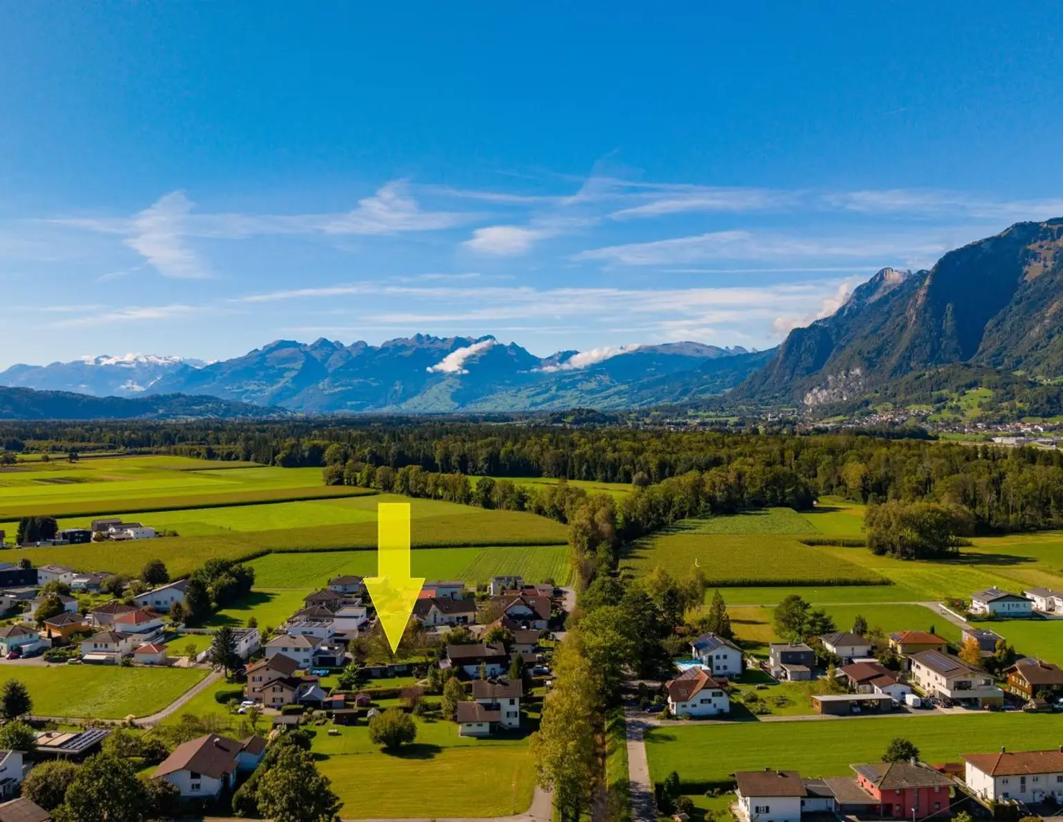 Grenznah & ruhig - Teilbares Grundstück