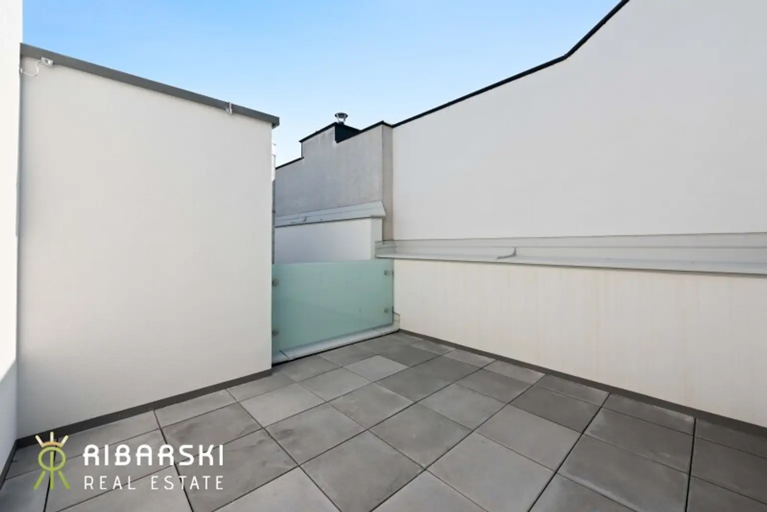 PROVISIONSFREI inkl. 2 TG Plätze - Wohnen in Verbundenheit - stylische Maisonette mit südseitiger Dachterrasse