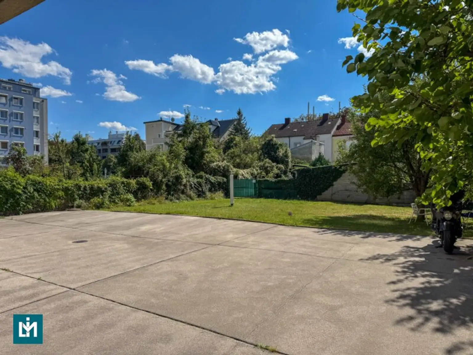RENOVIERUNGSBEDÜRFTIGE 3 - ZIMMER WOHNUNG / NÄHE EINKAUFSZENTRUM RIVERSIDE