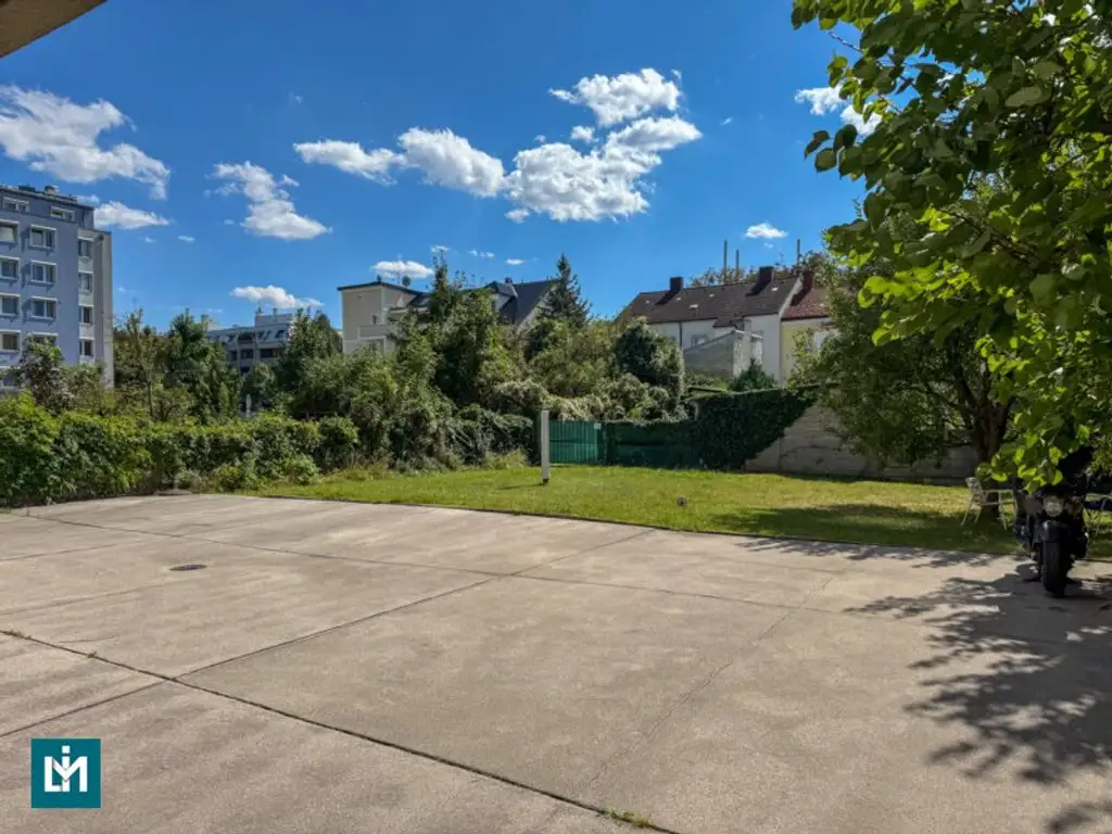 RENOVIERUNGSBEDÜRFTIGE 3 - ZIMMER WOHNUNG / NÄHE EINKAUFSZENTRUM RIVERSIDE