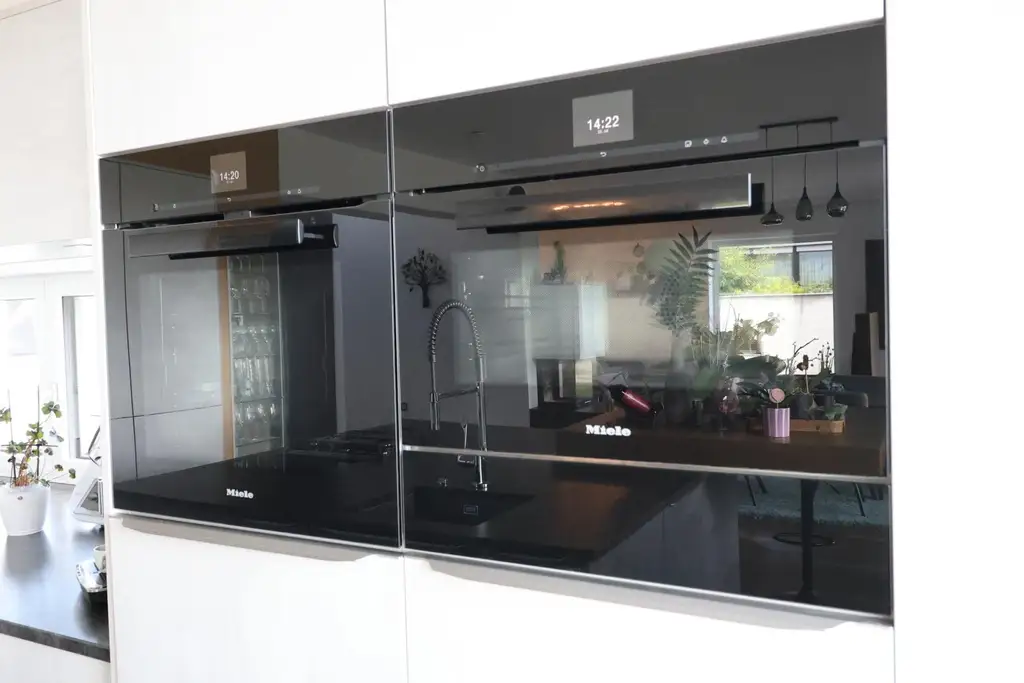 Exklusives Tech-Home mit Vollausstattung!