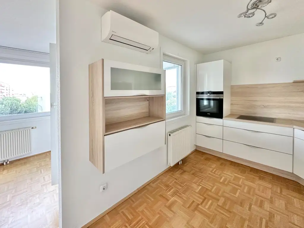 Loggia mit Fernblick, gute Infrastruktur & Zustand