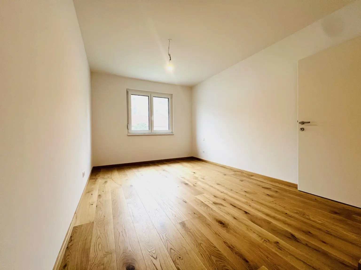 K | ++ TRAUMHAFTE DREI Zimmer WOHNUNG mit BALKON und KÜCHE ++ | Prima Service Immobilien