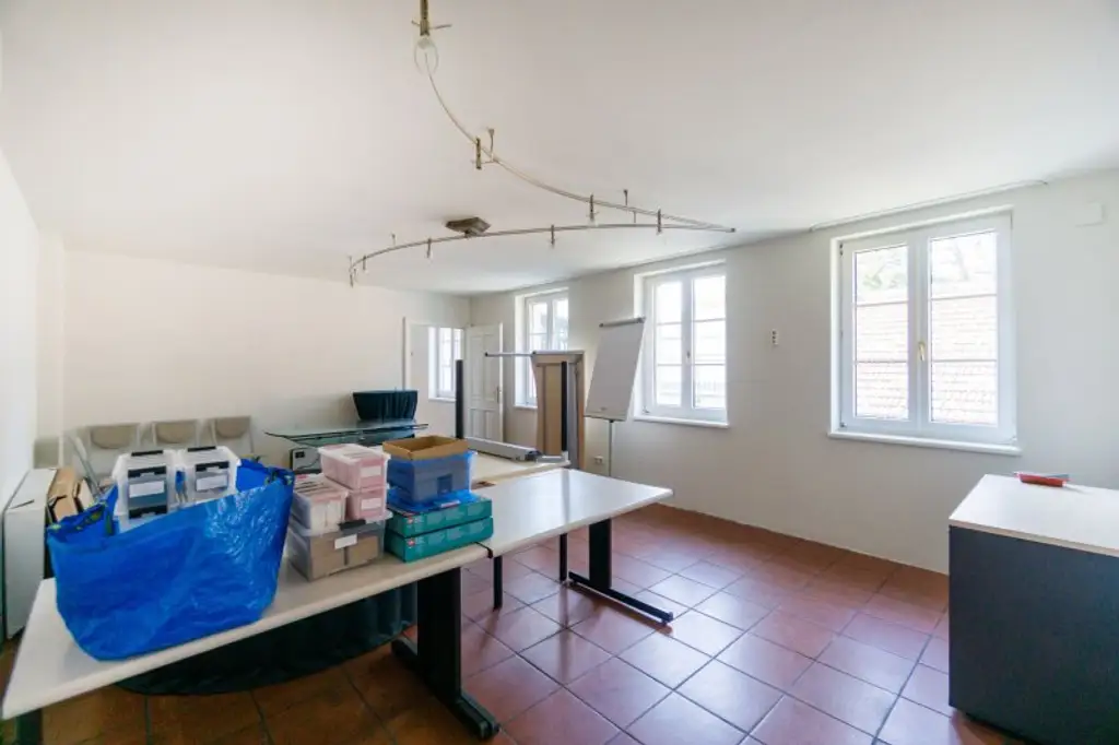 Helle Bürofläche im sanierten Altbau in Penzing mit Innenhofnutzung