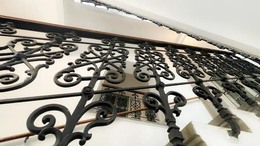 3 Zimmer mit Balkon, komplett neues Bad und WC