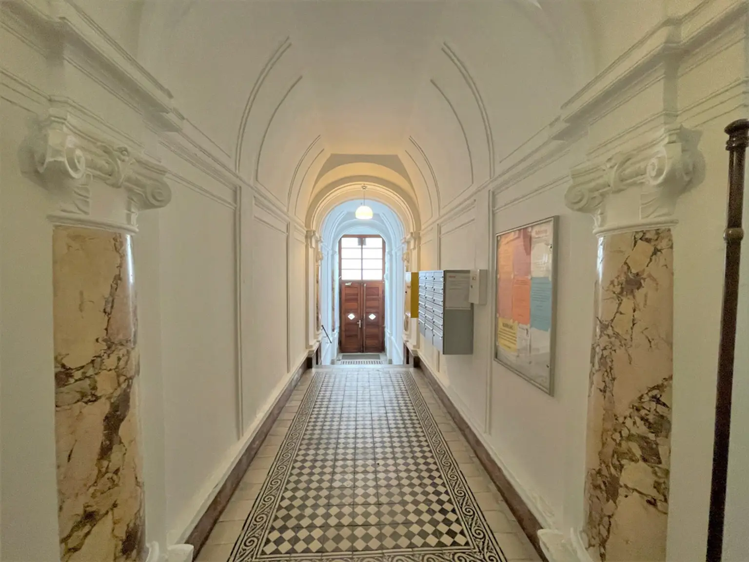 TOPLAGE - NÄHE AUGARTEN | PERFEKTE 5 ZIMMER | TRAUMHAFTER ALTBAU | U-BAHN NÄHE