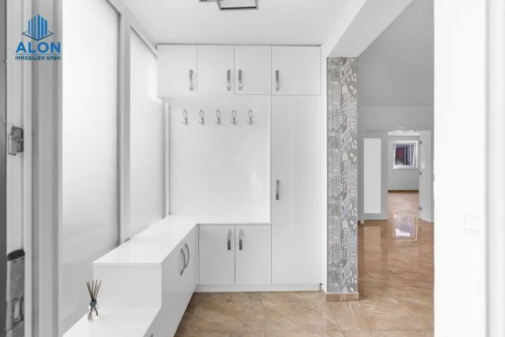 EXKLUSIVES WOHNHAUS | WOHNTRAUM | GROSSER GARTEN MIT WHIRLPOOL & SAUNA