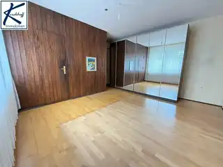 Schlafzimmer mit Bad en suite