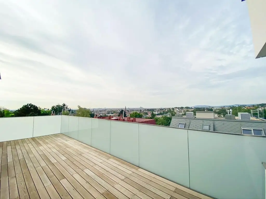 Penthouse mit Weitblick für gehobene Ansprüche // Pentzhouse with views for high demands //
