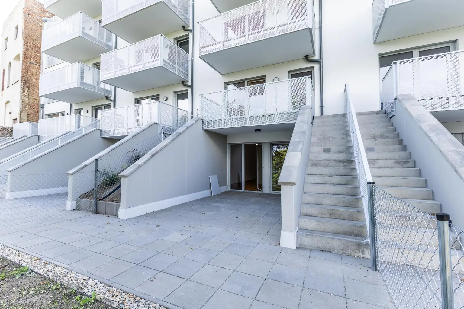 Terrasse mit Gartenanteil