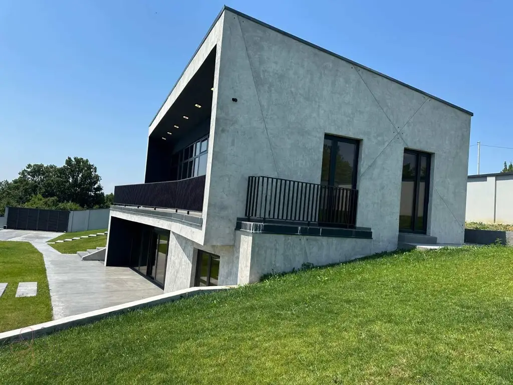 Exklusive Familienvilla mit Pool – Luxus und Natur im Einklang, Kosmaj – Rogača