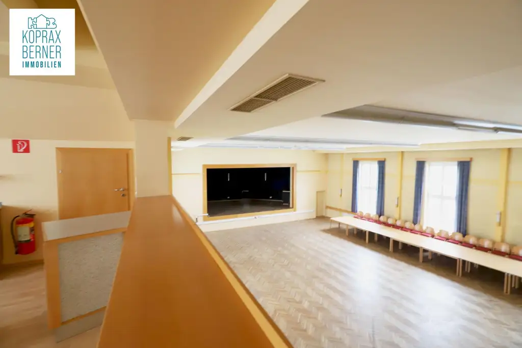 Festsaal mit Gastroküche