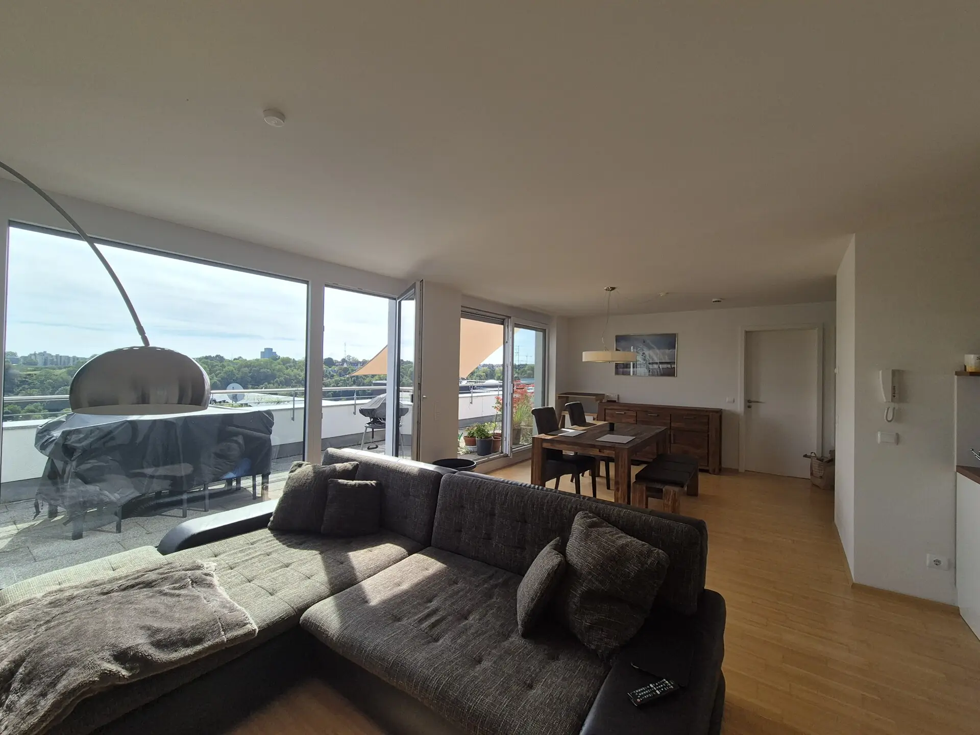 Wohn-/Esszimmer Ansicht 3
