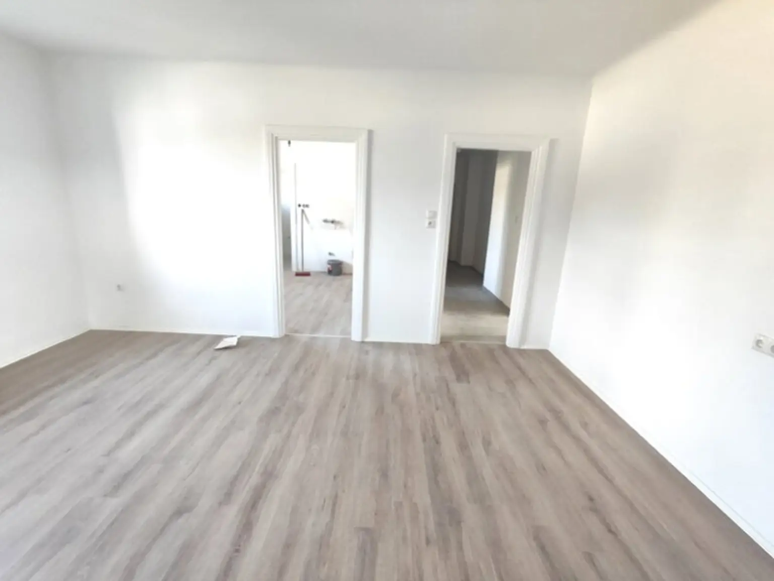 Traumhafte, frisch renovierte Eigentumswohnung mit 2 Balkonen in Siegendorf – Ihr neues Zuhause!